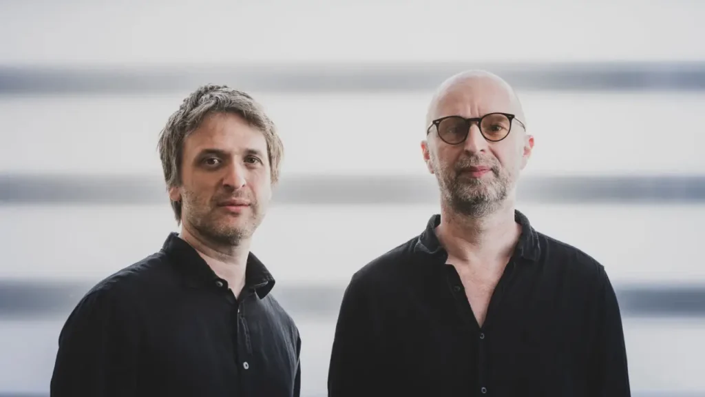 EXCLUSIVE: VELVET FLARE confie sa direction à deux artistes et cinéastes