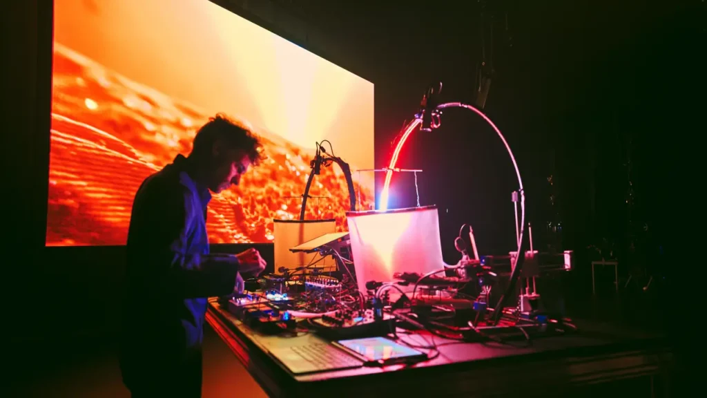 Mutek Montréal 2026 – Paul Vivien : l’harmonie de l’absence et … de la sobriété low tech
